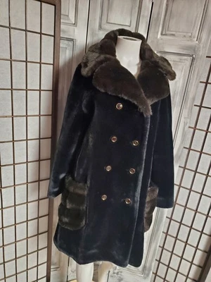 Vtg M 60s/70s  Women’s faux Fur Pea Coat Warm Pile Boho Mod Hippie 2 Tone Penny - Image 1 of 4