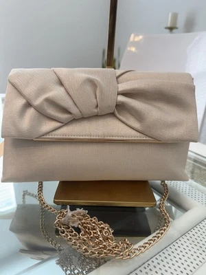 Bolso sin asas Jewel Badgley Mischka faja atada Foto 1 de 4