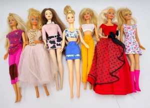 Vintage Barbies Lot of 7 Dolls with Clothes 1976 and 90’s Blonde Brunette - Picture 1 of 6