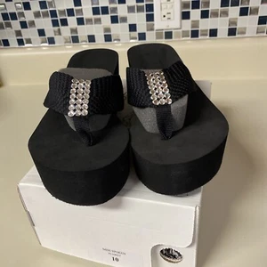 NWT Scandalous Miss Chievous Black Platform/ Wedge Flip Flops Swarovski Crystals - Picture 1 of 6