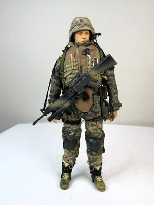 Hot Toys 1:6 USMC 3rd Force Service Support Group Female Figure - Image 1 of 4