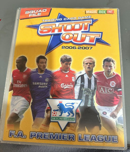 06-07 Magic Box INT Shoot Out Trading Card Binder with 346 Cards