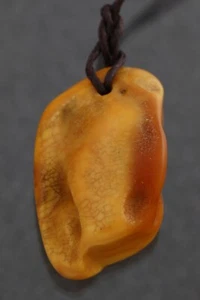 Ciondolo amuleto corda DROP butterscotch originale AMBRA BALTICA unisex 5,8 g 21028-8 - Foto 1 di 4