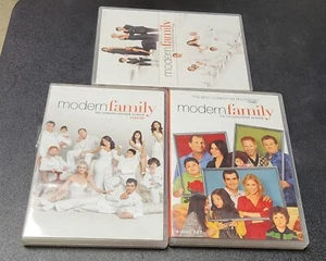 Modern Family Seasons 1, 2 And 3 DVD - Foto 1 di 2