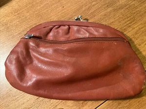 Leather Purse Kiss Lock Made In Italy Zipper Pocket On Front 8 1/2” Long X 5” - Picture 1 of 9