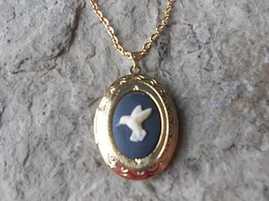 KOLIBRI (SCHWARZ) KAMEE VERGOLDET MEDAILLON - QUALITÄT - EINZIGARTIG - 1" - Bild 1 von 3