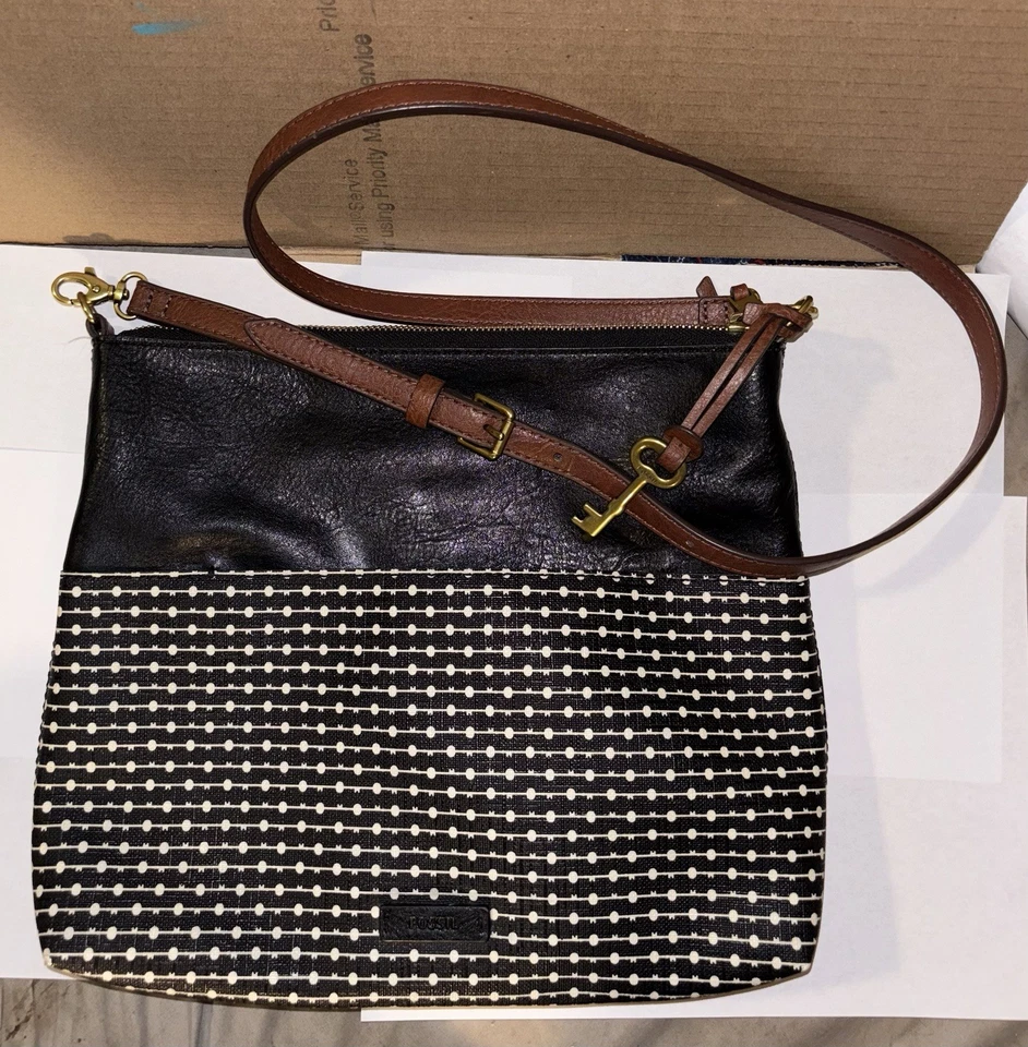 Cartera Bandolera Ajustable Estampada Negra/Blanca Fossil Fiona De Colección, Y2K, Usada en Excelente Condición Foto 1 de 4