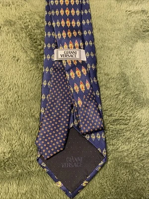 VINTAGE GIANNA VERSACE 80’s perfect condition GV LOGO 100% SILK AUTHENTIC - Imagem 1 de 4