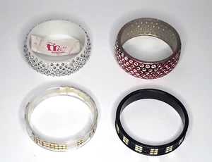 Menge 4 bunte Kunststoff Armreif Armbänder Mix 3" Zoll - Bild 1 von 2