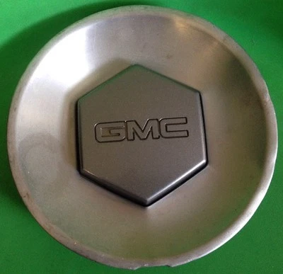 GMC XL Envoy 2002 2003 2004 2005 2006 2007 tapa central 9595112 tapacubos OEM 1 Foto 1 de 4