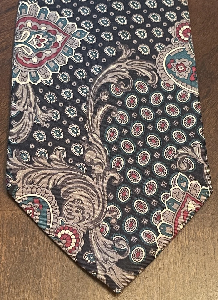 Bill Blass 100% Silk Men’s Neck Tie Made In Usa - Image 1 of 4