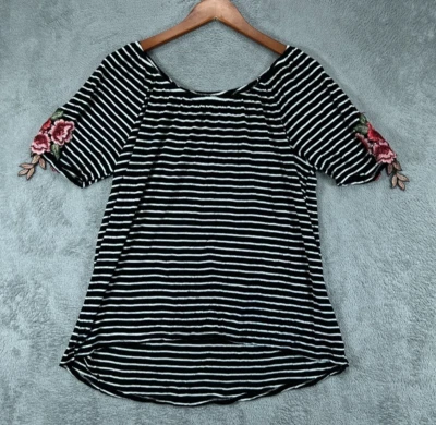 Camisa Forgotten Grace Para Mujer Grande Negra Prendas para el torso Floral Blanco Rayas Hombro Descubierto Foto 1 de 4