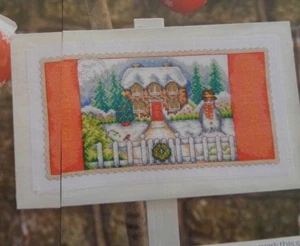 IDYLLIC WINTER POSTCARD STYLE SNOWY CHRISTMAS COTTAGE SCENE CROSS STITCH CHART - Picture 1 of 1