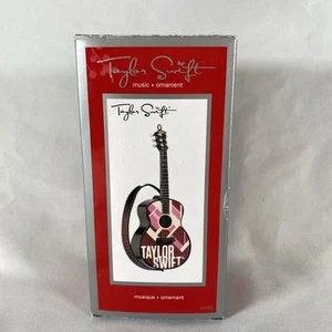 Guitarra Taylor Swift “RED” adorno navideño American Greetings con caja 2012 - Imagen 1 de 8