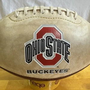 Ohio State Logo Sammlerstück Fußball mit Relief "Ohio State Buckeyes" Logo sehr guter Zustand - Bild 1 von 13