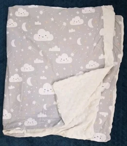 Manta Primark Home Gris Nubes Luna Estrellas Doble Cara Reverso Vellón Golpes - Imagen 1 de 6