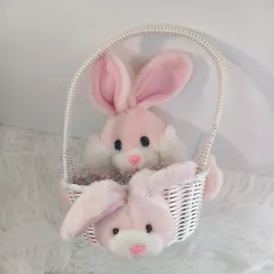 Cesta de Pascua Rosa Peluche Conejito Sobre Mimbre Cesta 1991 Unionsign Ltd LEER - Imagen 1 de 22