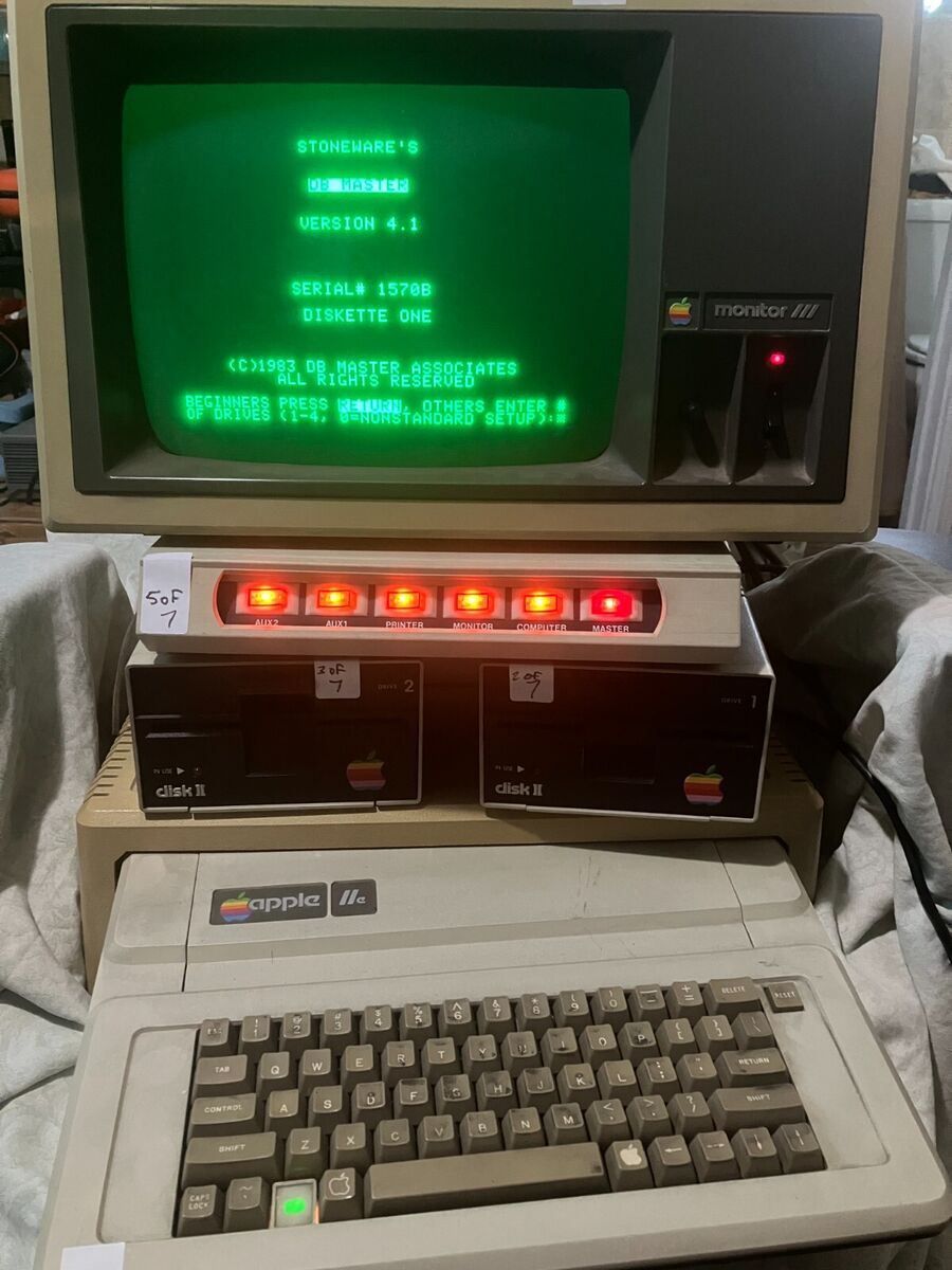Vintage Apple II Plus A2S1048 Serial 099956 Not Tested Vintage Apple II Plus A2S1048 Serial 099956 Not Tested