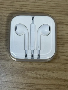 Apple Earbuds Plug Earphones Wired With Case, 3.5mm Jack - Picture 1 of 3