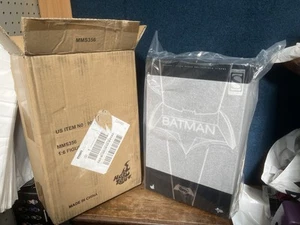 Hot Toys MMS 356 Armoured Batman Black Chrome Edition - Bild 1 von 5