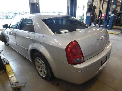 Regulador de ventana de puerta delantera izquierda usado se adapta a: Chrysler 300 2007 sin pellizco pr Foto 1 de 4