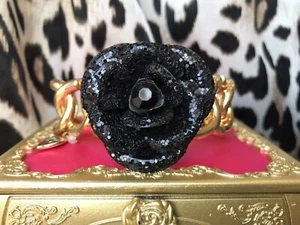 Betsey Johnson Vintage GROß Schwarz Glitzer Rose Blume Gold Kette Gliederarmband - Bild 1 von 6