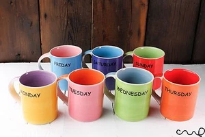 Tazas de cerámica de los días de la semana pintadas a mano colorido conjunto regalo oficina deco té - Imagen 1 de 15
