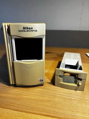 Nikon LS 30 Coolscan III Filmscanner Dia Film Negativ Scanner für PC - Bild 1 von 4