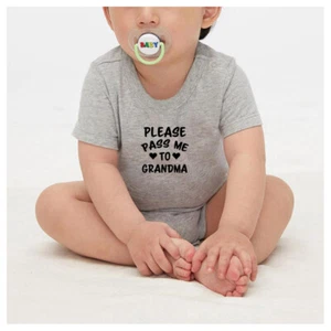 Please Pass Me to Grandma Print Baby Bodysuit Newborn Romper Toddler Jumpsuits - Bild 1 von 13