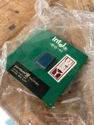 Processore INTEL Pentium III 733Mhz BUS 133Mhz Pentium 3 - Immagine 1 di 3