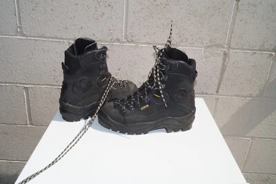 La Sportiva Mountaineering Boot size 10 us or 43 eur la sportiva boots 10 - Image 1 of 4