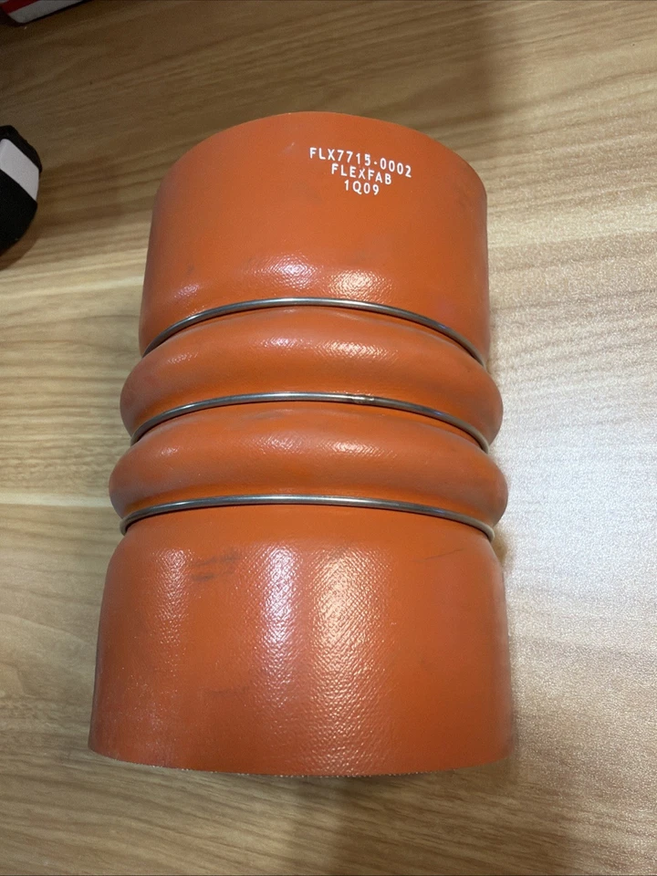 CONECTOR DE AIRE DE CARGA FLEXFAB FF7715-002 - LADO CALIENTE Usado en camión diésel 4 pulgadas Foto 1 de 4