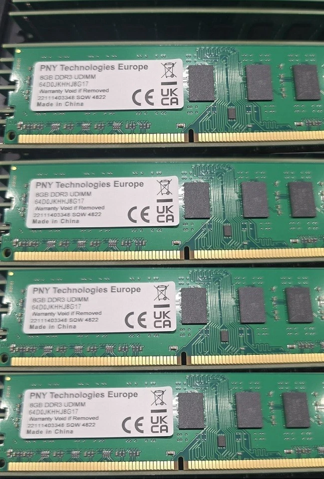 Kit memorie PNY 32GB (4x8 GB) RAM DDR3 PC3 12800U 1600 memoria computer 240 pin - Immagine 1 di 1