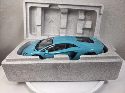 AUTOart Signature 74667 Lamborghini Aventador 1:18 modelo fundido a presión - azul turquesa Foto 1 de 4