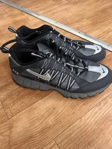 NIKE AIR HUMARA QS SCHWARZ METALLIC SILBER GR. 13 OUTDOOR TRAIL SNEAKER SCHUHE - Bild 1 von 9