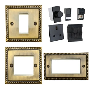 Placas de datos Euro antiguas de latón con cuerda G&H Monarch e inserto de módulo DataGrid negro - Imagen 1 de 30