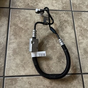 Genuine Mopar Power Steering Hose 68359768AG - Bild 1 von 3