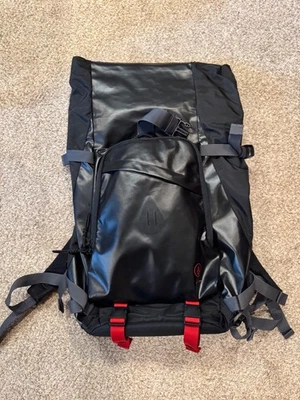 VOLCOM MEN'S MOD TECH Waterproof Backpack, new no tags - Image 1 of 4