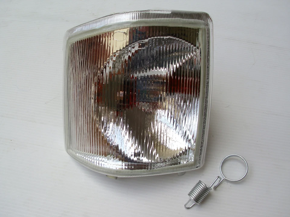 LAND ROVER DISCOVERY 300TDI INDICATORE DI DIREZIONE ANTERIORE TRASPARENTE - LAMPADA R/H - LAMPADA NUOVA - Immagine 1 di 1