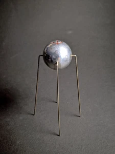 USSR VINTAGE SPUTNIK SOUVENIR - Bild 1 von 2