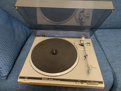 Giradischi Technics Quartz SL-Q210 - Immagine 1 di 3