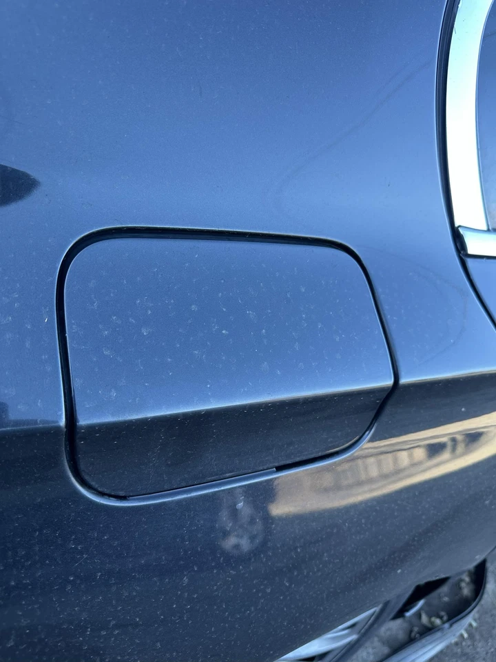 11 12 13 14 15 BMW 740I Fuel Tank Filler Door Gas Lid Foto 1 de 1