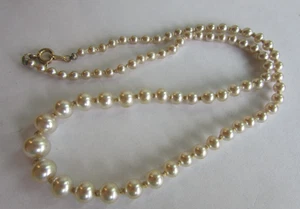 Vintage pale gold colored graduated faux pearl necklace - 16 inch long - Picture 1 of 7