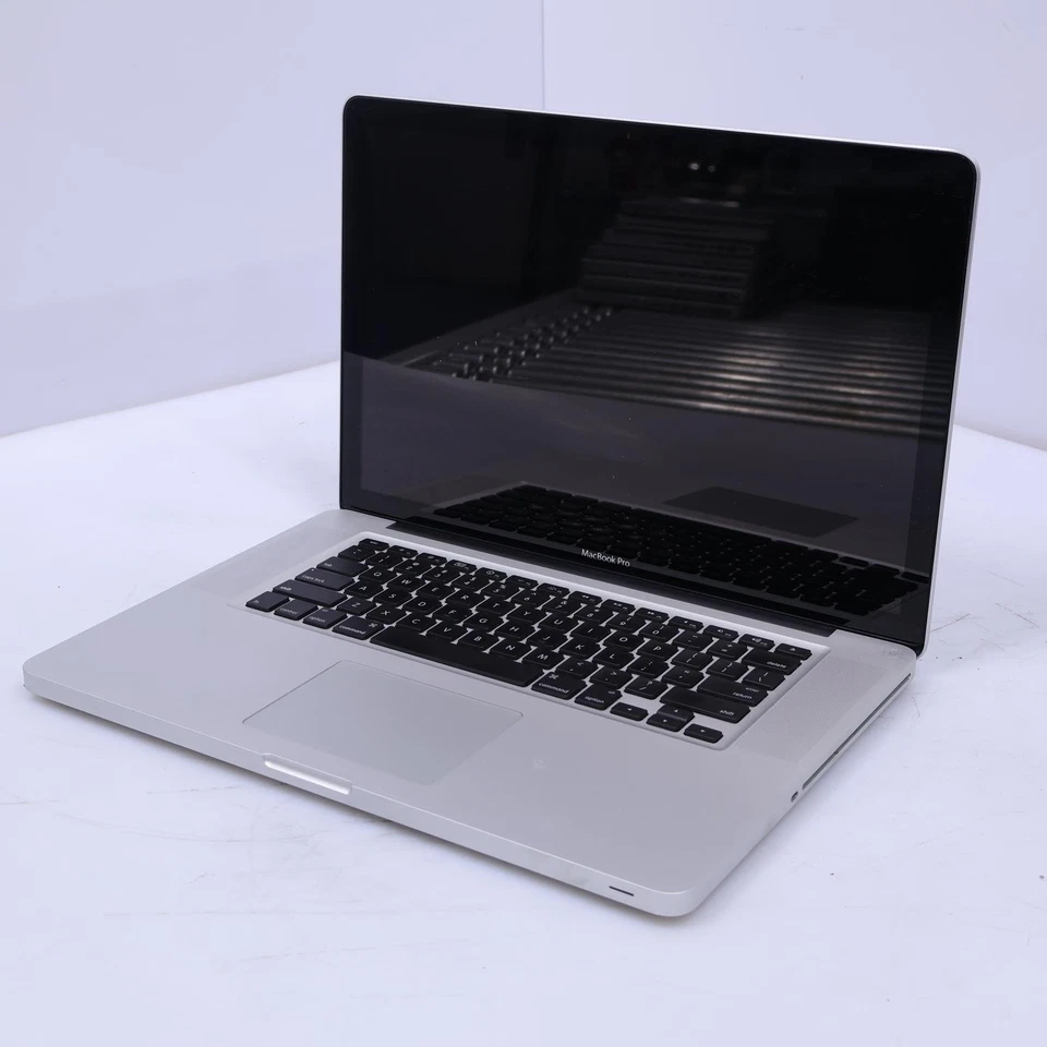 Apple A1286 (EMC 2353-1) Intel Core i7 2da Generación 16GB RAM 256GB SSD High Sierra Foto 1 de 4
