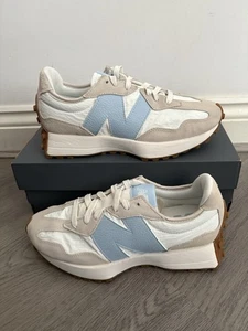 New Balance 327 Timberwolf/Sea Salt/Light Chrome Blue Sneaker Gr. UK 6,5 Neu mit Karton - Bild 1 von 12
