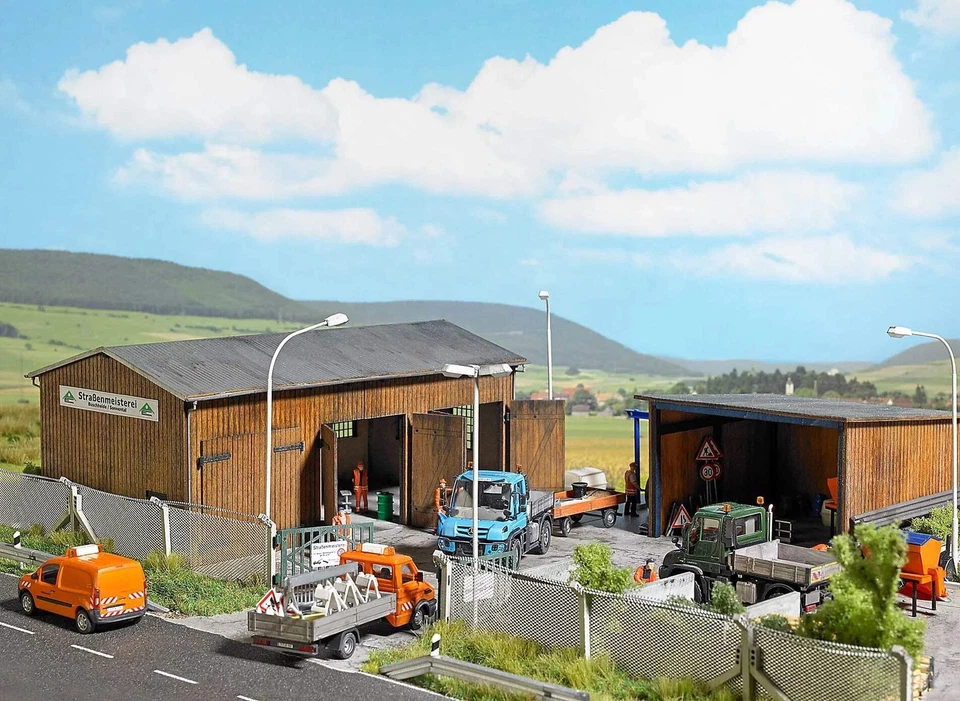 Busch 1456 HO/OO Gauge Highways Maintenance Depot Kit - Image 1 of 2