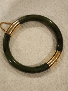 Hinge Nephrite Jade Bangle Bracelet Dark Green Jadeite Gold Tone Vintage - Picture 1 of 10