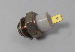 Öldruckgeber / Schalter LADA 2101-2107 / LADA NIVA  / 2101-3810600 - Bild 1 von 1