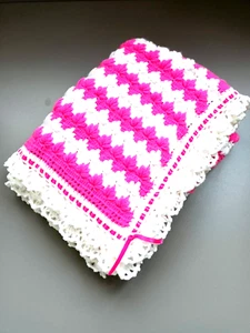 Handmade ~ Crochet! White and pink baby blanket 47.2 x 30 - Picture 1 of 6