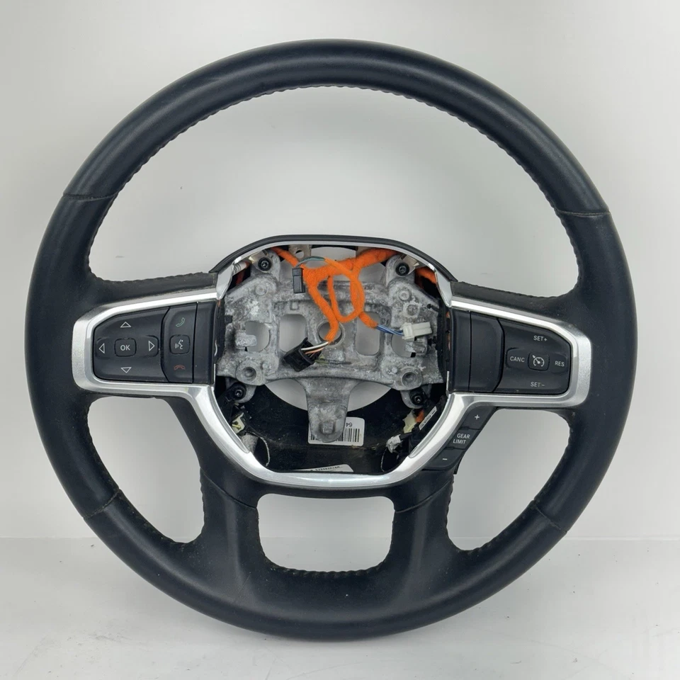 RAM 1500 2019 2020 2021-2025 volante de cuero negro térmico 5YK683X7AH OEM Foto 1 de 4